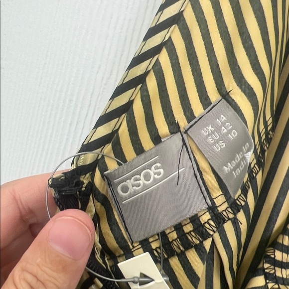 Asos - NWT Gold And Black Stripe Halter Deep V Neck Belted Jumpsuit Size 10 - Picture 8 of 11